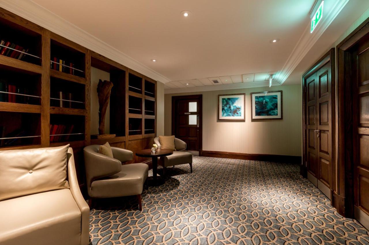 Western House Hotel At Ayr Racecourse エクステリア 写真