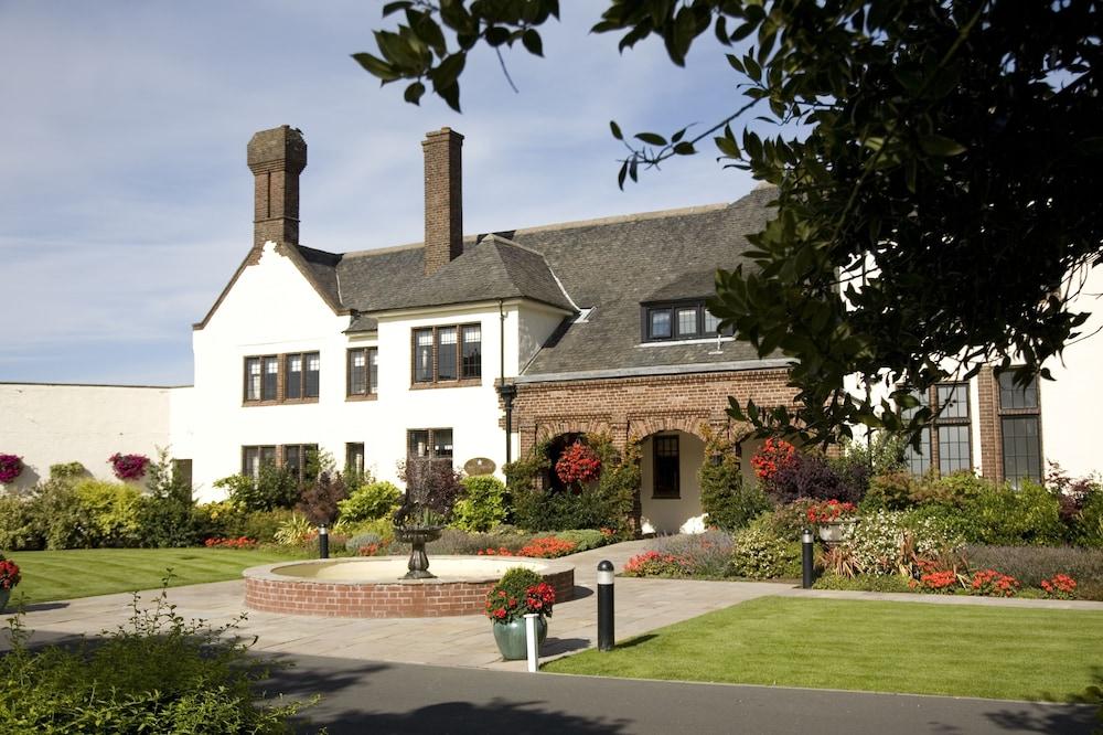 Western House Hotel At Ayr Racecourse エクステリア 写真