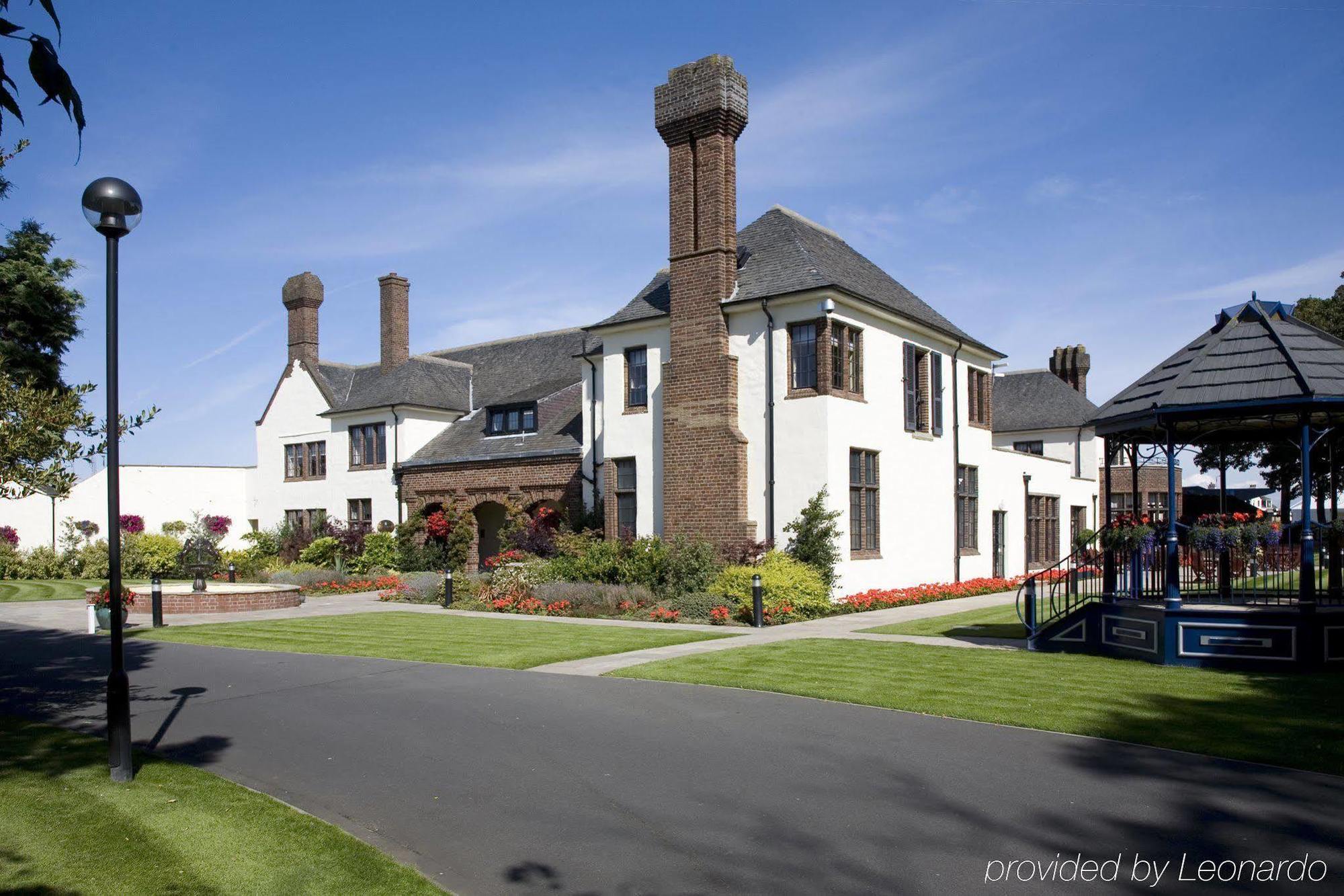 Western House Hotel At Ayr Racecourse エクステリア 写真