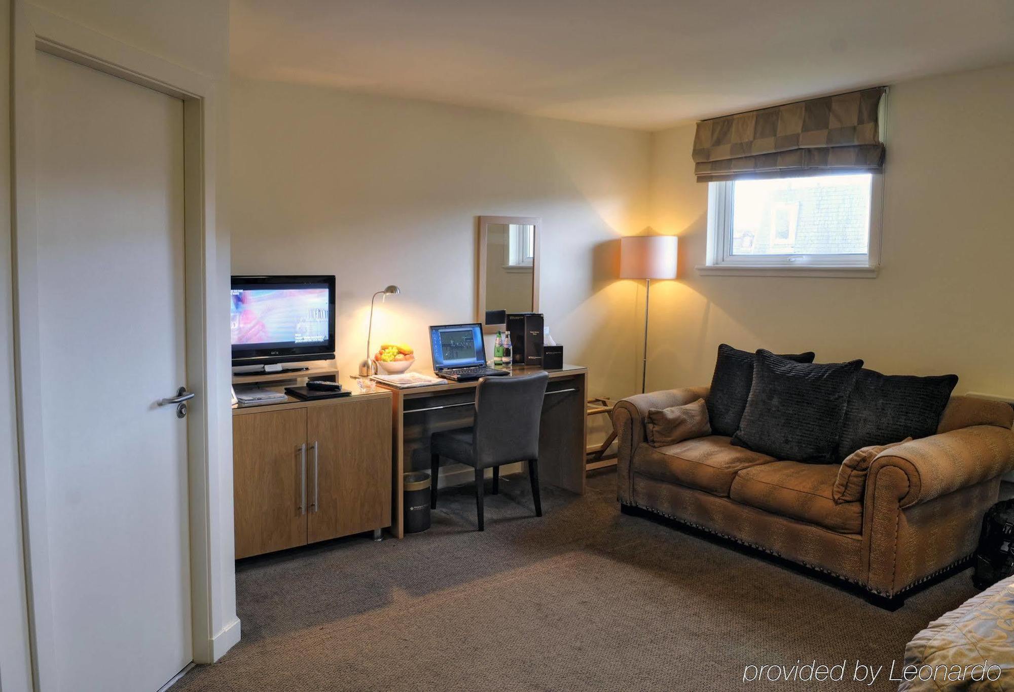 Western House Hotel At Ayr Racecourse エクステリア 写真