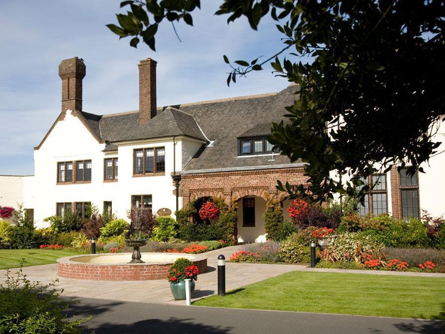 Western House Hotel At Ayr Racecourse エクステリア 写真